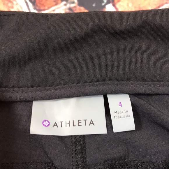 🐲💙 Athleta Black Trekkie Bermuda Short - Picture 2 of 8